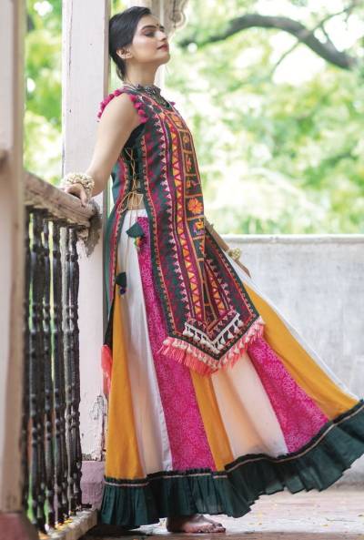 MESMORA ATRANGI MF2800 TO MF2806 SKIRT PAIRED WITH EMBROIDERY PANEL